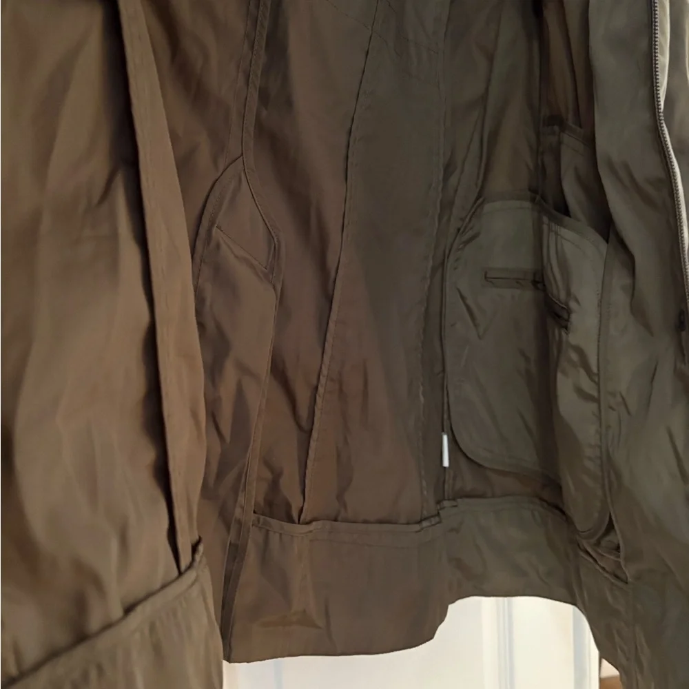 Orvis Outdoor Rain Jacket - Picture 5 of 12